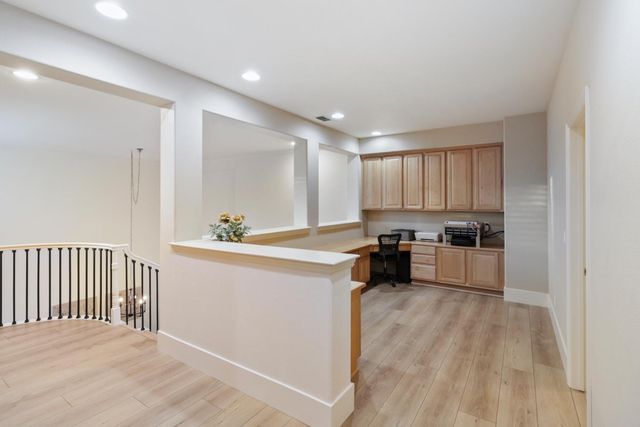 3835 Deer Ridge Ln, Auburn, CA 95602