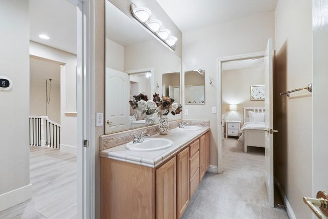 3835 Deer Ridge Ln, Auburn, CA 95602