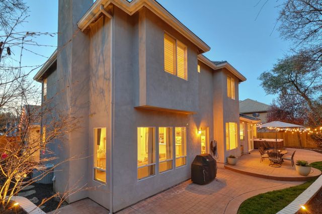 3835 Deer Ridge Ln, Auburn, CA 95602