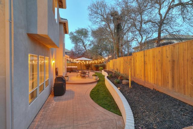 3835 Deer Ridge Ln, Auburn, CA 95602