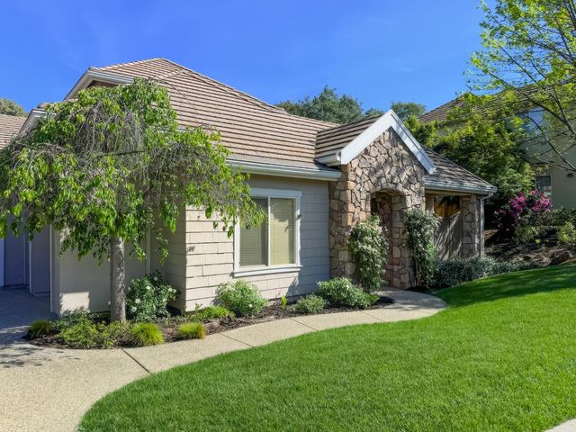 3835 Deer Ridge Ln, Auburn, CA 95602