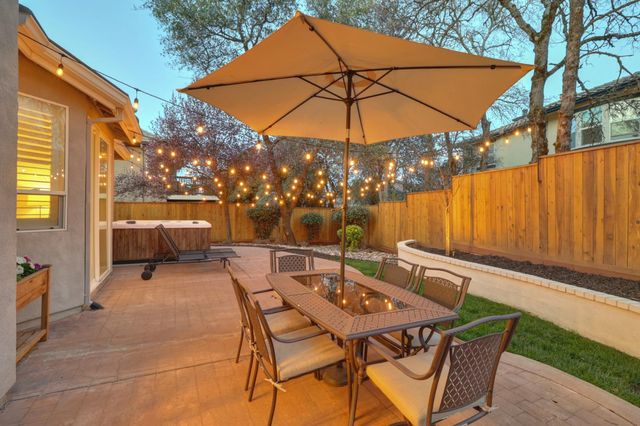 3835 Deer Ridge Ln, Auburn, CA 95602