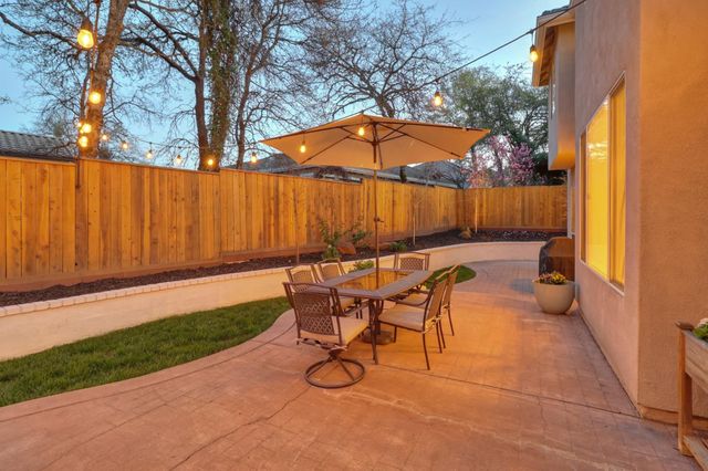 3835 Deer Ridge Ln, Auburn, CA 95602