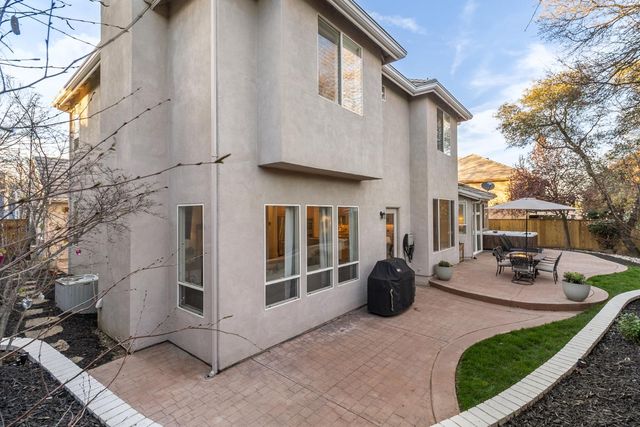 3835 Deer Ridge Ln, Auburn, CA 95602