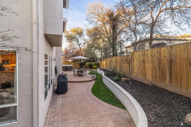 3835 Deer Ridge Ln, Auburn, CA 95602