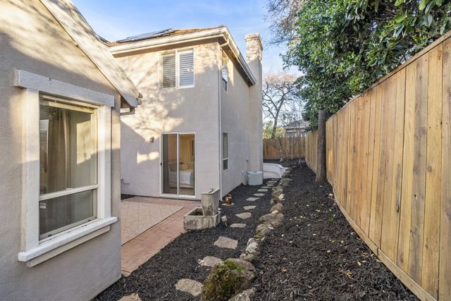 3835 Deer Ridge Ln, Auburn, CA 95602