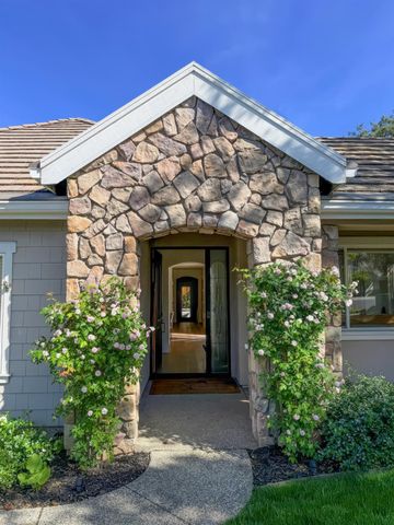 3835 Deer Ridge Ln, Auburn, CA 95602