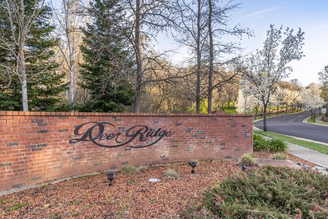 3835 Deer Ridge Ln, Auburn, CA 95602