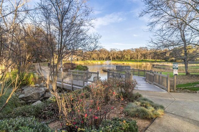 3835 Deer Ridge Ln, Auburn, CA 95602