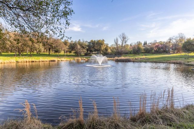 3835 Deer Ridge Ln, Auburn, CA 95602