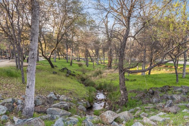 3835 Deer Ridge Ln, Auburn, CA 95602