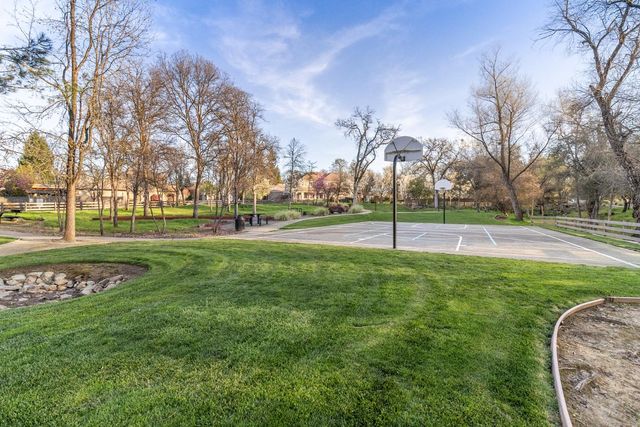 3835 Deer Ridge Ln, Auburn, CA 95602