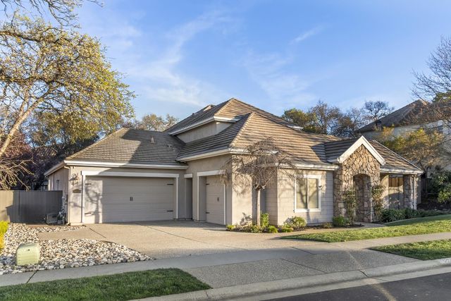 3835 Deer Ridge Ln, Auburn, CA 95602