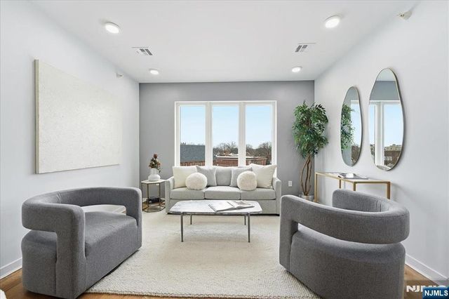 660 Bloomfield Avenue 402, Bloomfield, NJ 07003