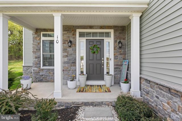 10 GIANA WAY, Glen Mills, PA 19342