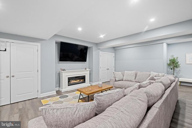 10 GIANA WAY, Glen Mills, PA 19342