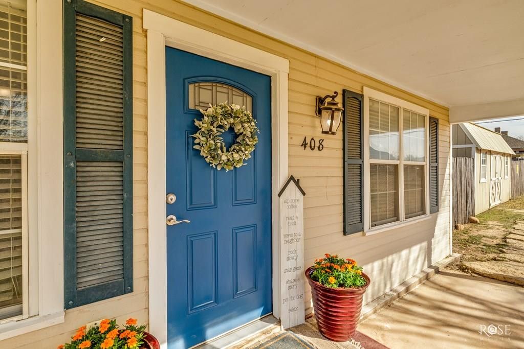 Image 1 of property listing at 408 Murrell Avenue, Ballinger, TX 76821