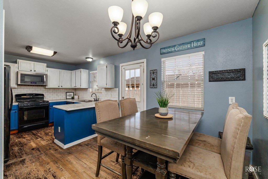 Image 11 of property listing at 408 Murrell Avenue, Ballinger, TX 76821