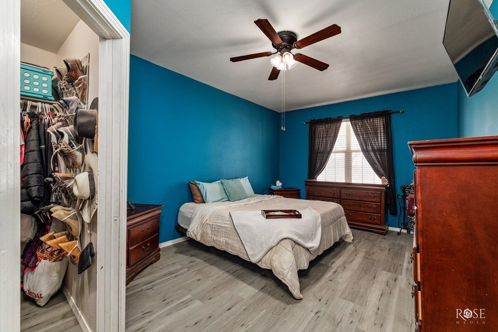 Image 15 of property listing at 408 Murrell Avenue, Ballinger, TX 76821