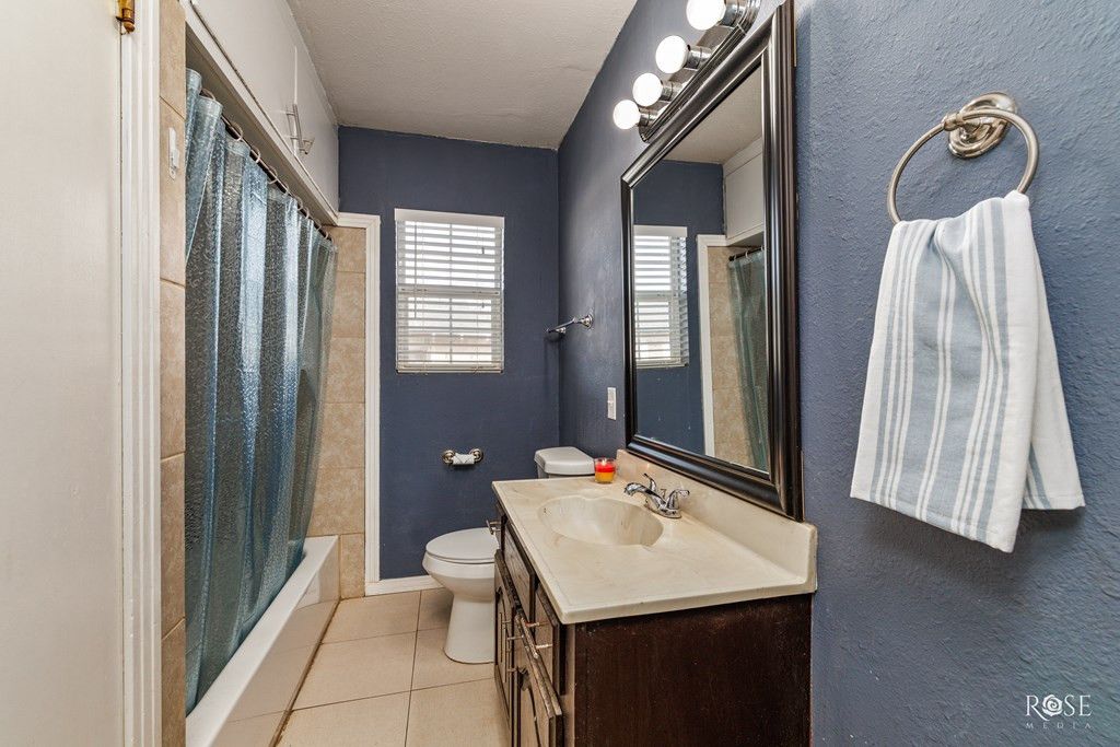 Image 20 of property listing at 408 Murrell Avenue, Ballinger, TX 76821