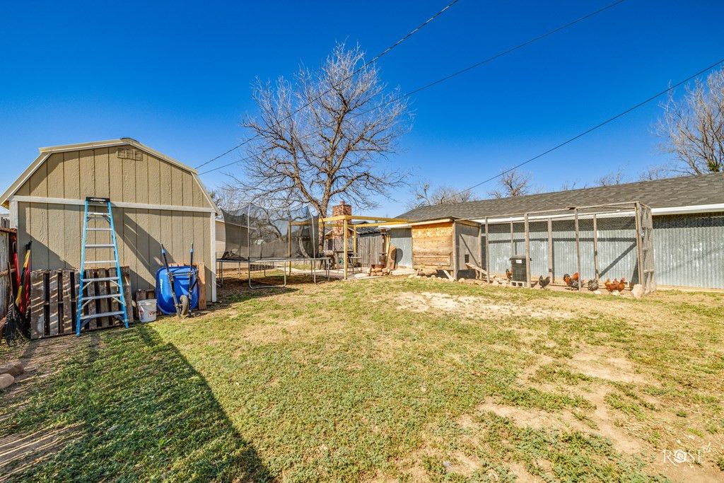 Image 27 of property listing at 408 Murrell Avenue, Ballinger, TX 76821