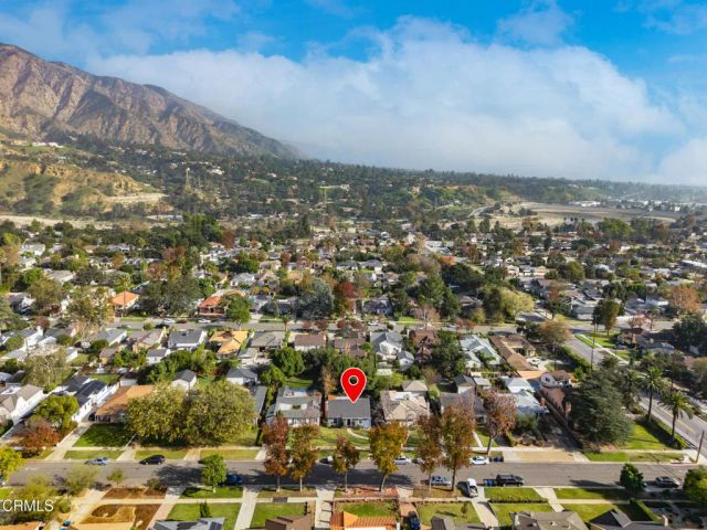1716 N Roosevelt Avenue, Altadena, CA 91001