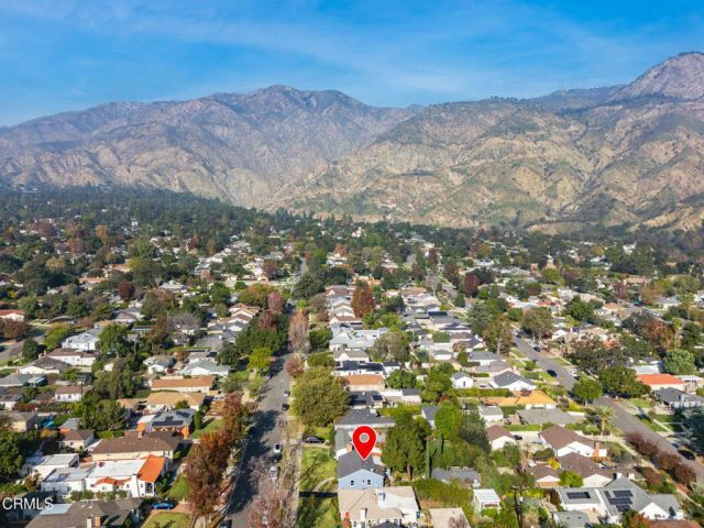 1716 N Roosevelt Avenue, Altadena, CA 91001