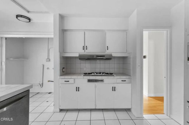 1716 N Roosevelt Avenue, Altadena, CA 91001