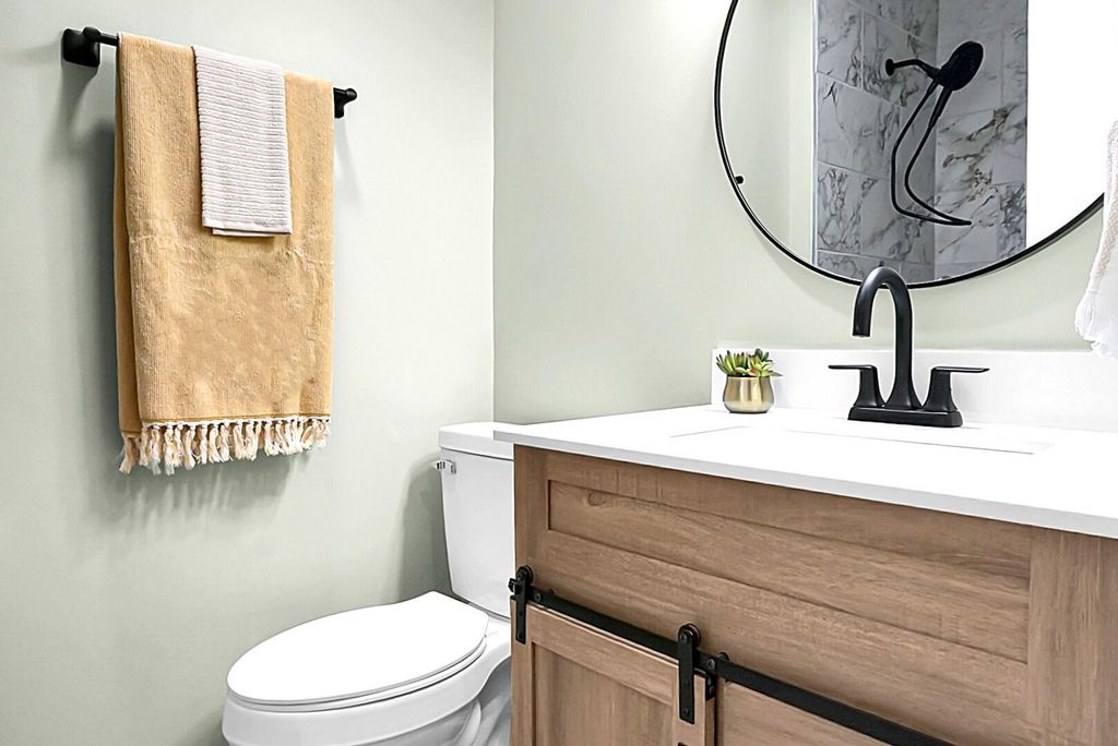 Image 16 of property listing at 308 Tulip Street, Summerville, SC 29483