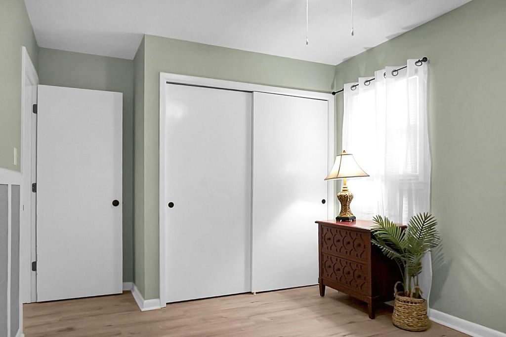 Image 20 of property listing at 308 Tulip Street, Summerville, SC 29483