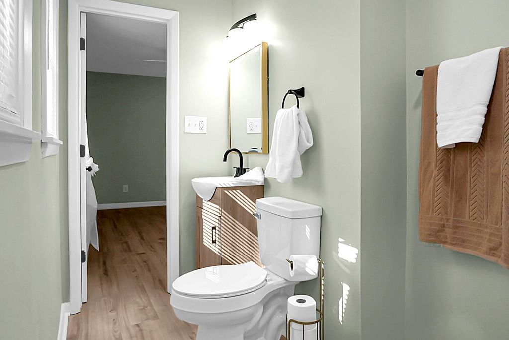 Image 25 of property listing at 308 Tulip Street, Summerville, SC 29483