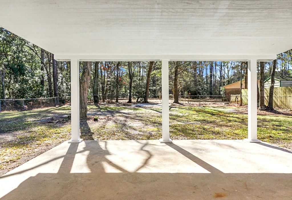 Image 27 of property listing at 308 Tulip Street, Summerville, SC 29483