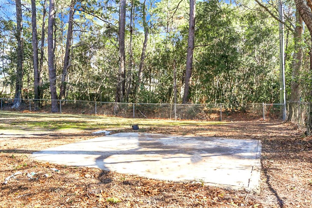 Image 30 of property listing at 308 Tulip Street, Summerville, SC 29483