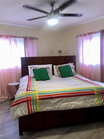 6890 Liberty St, Hollywood, FL 33024