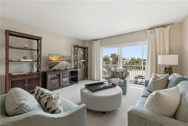 1977 Gulf Shore BLVD N 306, Naples, FL 34102