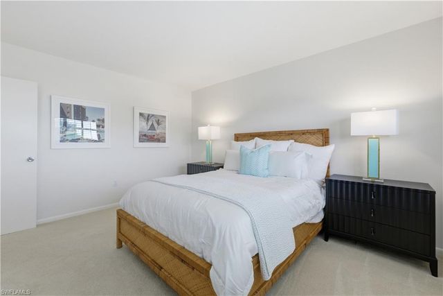 1977 Gulf Shore BLVD N 306, Naples, FL 34102
