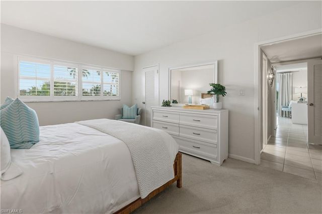 1977 Gulf Shore BLVD N 306, Naples, FL 34102