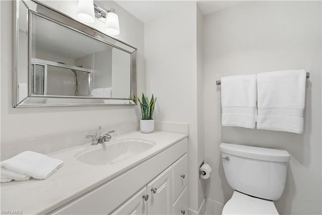 1977 Gulf Shore BLVD N 306, Naples, FL 34102