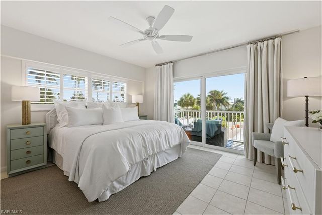 1977 Gulf Shore BLVD N 306, Naples, FL 34102