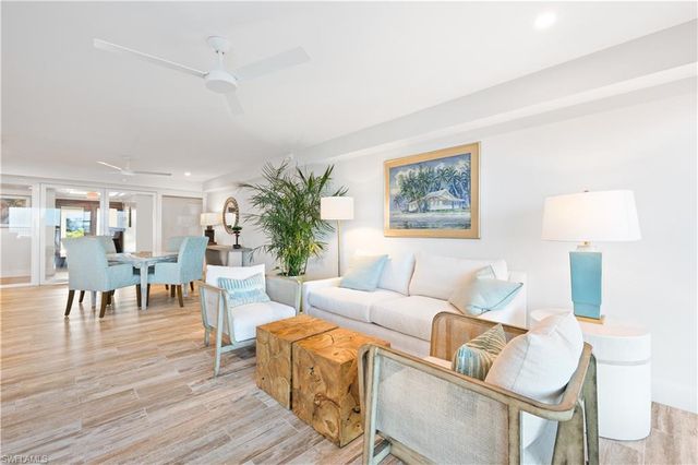 1977 Gulf Shore BLVD N 306, Naples, FL 34102
