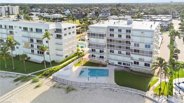 1977 Gulf Shore BLVD N 306, Naples, FL 34102