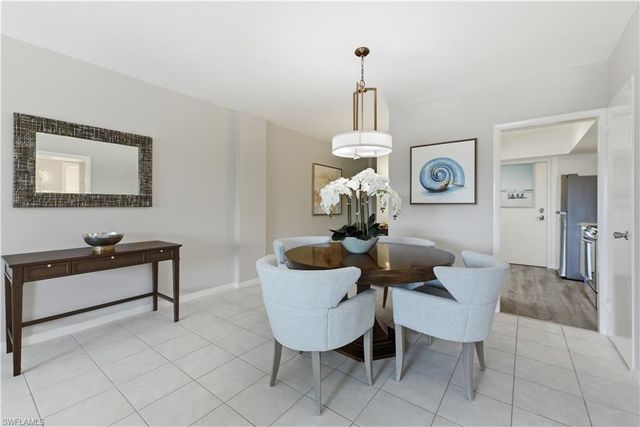 1977 Gulf Shore BLVD N 306, Naples, FL 34102