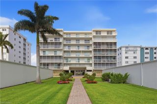 1977 Gulf Shore BLVD N 306, Naples, FL 34102