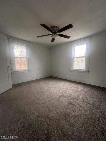 1796 Bonnie Brae NE, Warren, OH 44483