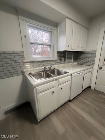 1796 Bonnie Brae NE, Warren, OH 44483