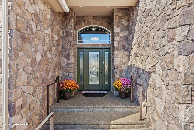 755 N COLES LOOP, Post Falls, ID 83854