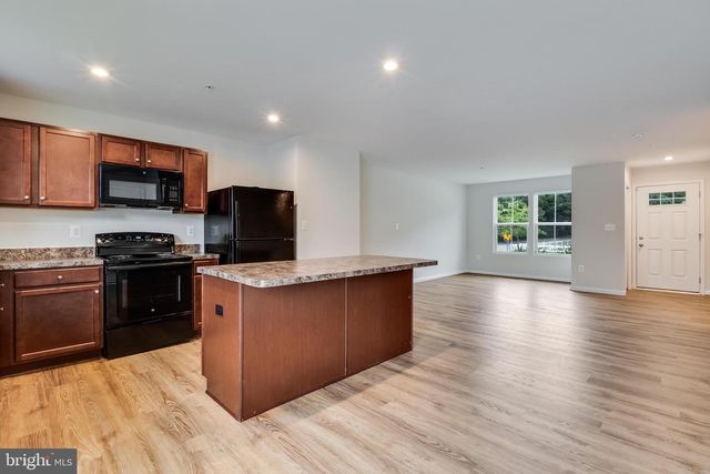 39 WILLOW WOODS DR, La Plata, MD 20646