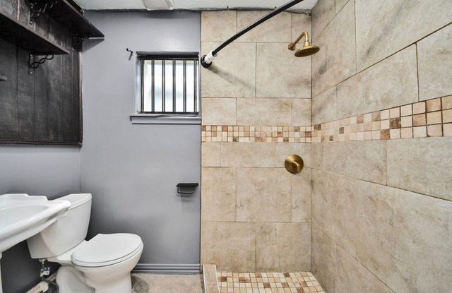 5622 W Montgomery Road, Houston, TX 77091