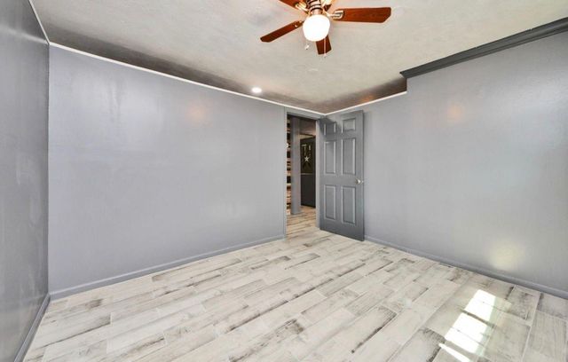 5622 W Montgomery Road, Houston, TX 77091