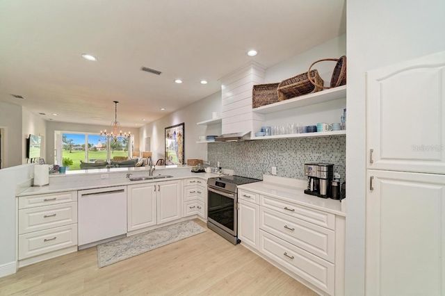 5721 COTTONWOOD STREET ., Bradenton, FL 34203